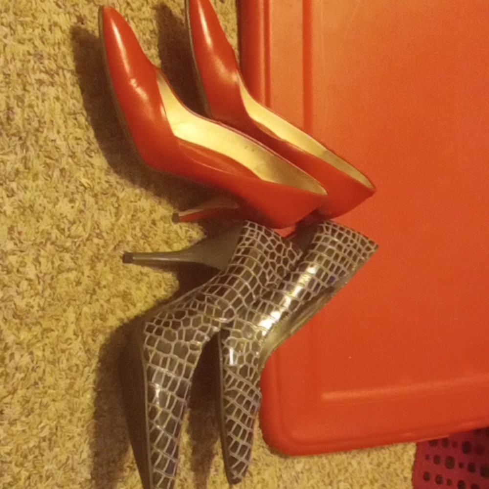 2 pair size 7 womens shoes